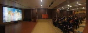 縱覽集團(tuán)組織觀看影片《厲害了，我的國(guó)》